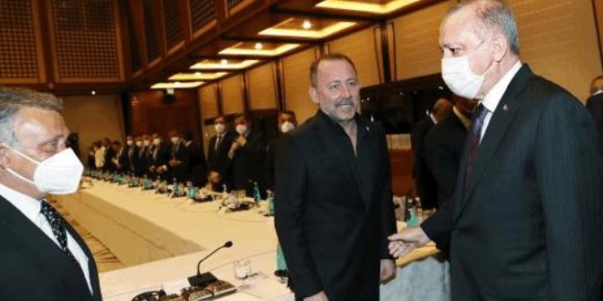 Cumhurbaşkanı Erdoğan, Beşiktaş yöneticilerini ve futbolcularını kabul etti