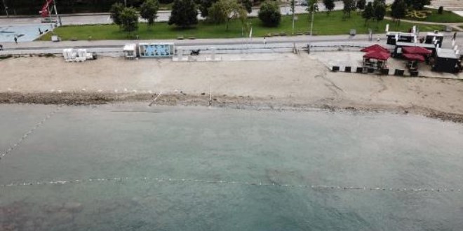 Caddebostan'da yağmur sonrası müsilaj yoğunluğu azaldı