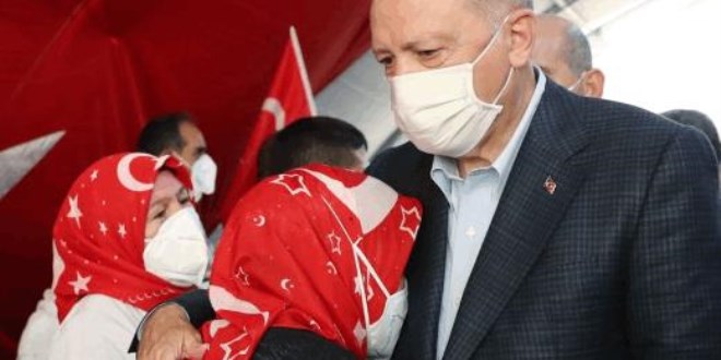 Cumhurbaşkanı Erdoğan, Diyarbakır Anneleri'ni ziyaret etti