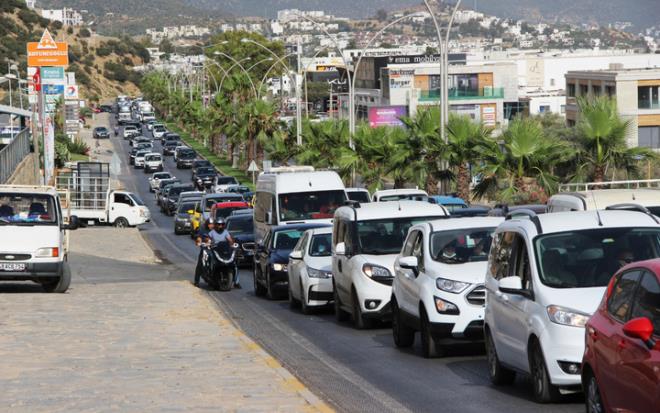 Cumhurbaşkanı Recep Tayyip Erdoğan?ın Kurban Bayramı tatilinin 16 Temmuz'da başlayacağını ve 26 Temmuz?da sona ereceğini açıklamasının ardından Bodrum?da hareketlilik başladı. Otellerin rezervasyonları 2 katına çıktı. Mavi yolculuk yapan günlük, haftalık teknelerde yer kalmadı.