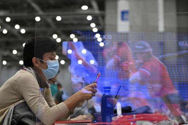 Sinovac sözcüsü Liu Peicheng, Kovid-19 aşısının Delta varyantına karşı etkili olduğunu duyurdu. Peicheng, Reuters'a yaptığı açıklamada aşılananlardan alınan kan örneklerine dayanan ön sonuçların, Delta varyantına karşı nötralize edici etkide üç kat azalma gözlemlendiği bilgisine yer verdi.