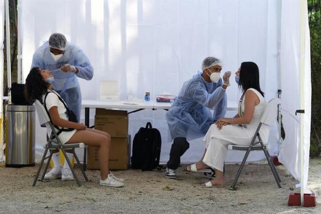 Moderna da aşısının Delta'ya karşı etkinlik oranını açıkladı. Şirket ikinci aşı dozunu aldıktan bir hafta sonra sekiz hastadan kan örnekleri aldı ve onları birden fazla varyanta maruz bıraktı.