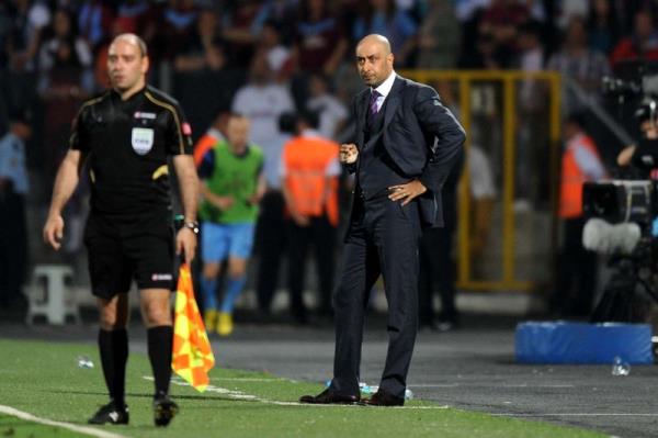 Alper'i almış Fenerbahçe. Neyse önümüzdeki sene de yine ellerinden şampiyonluk kupasını alır ödeşiriz. Bizim rekabet anlayışımız böyle.