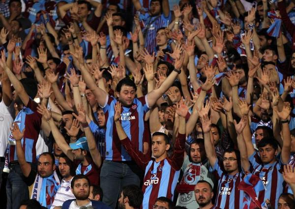 8 ayda senede Fenerbahçemizi 64 kez izledik. Şimdi koskoca 3 ay nasıl geçecek.