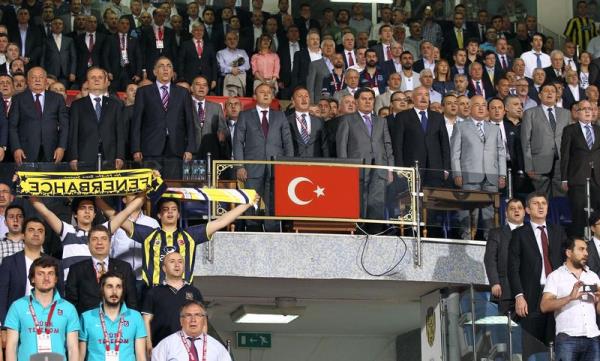 Meireles Ankara'nın Bağları'nı mı söylüyor yoksa ben ayranı fazla mı kaçırdım?