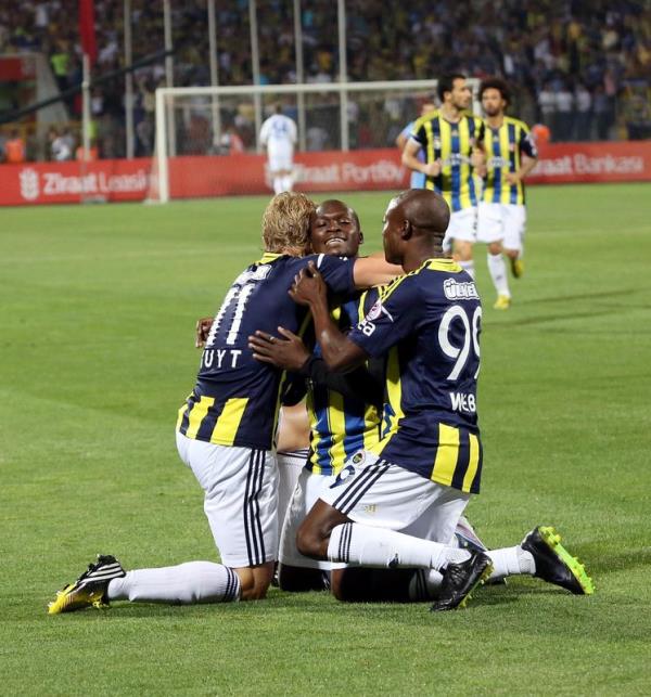 Uyumadan önce son sözüm FENERBAHCE!! Iyi geceler Renktaslarim!!