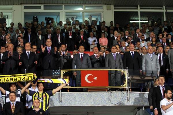 haydeee FENERBAHÇE :))) delisin sen MEİRELES normal değilsin arkadaş :))))))