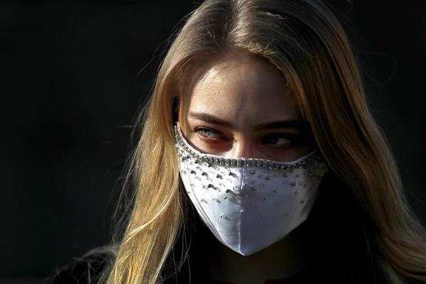 İngiltere'de virüse yakalanan binlerce kişiye ait verileri mercek altına alarak yapılan araştırmaya göre, koku kaybı olarak da bilinen anosmi artık en yaygın 10 semptom arasında değil.