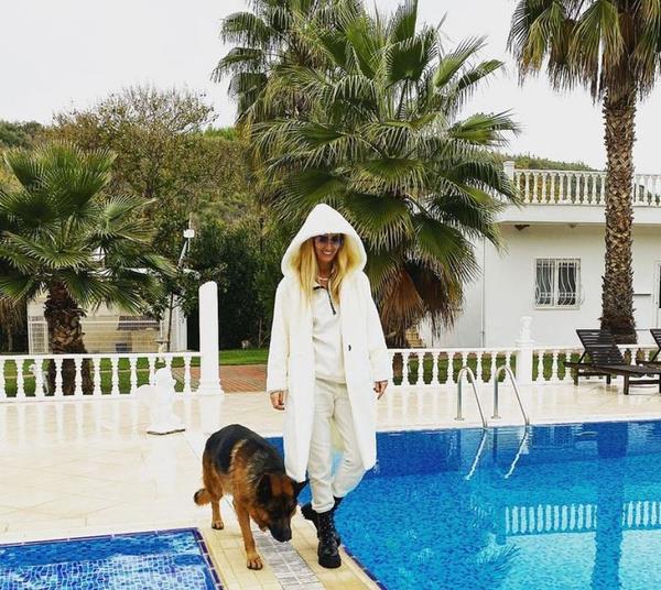 Ben bir bardak da değil bir yarım şişe bitiriyorum canlarım...