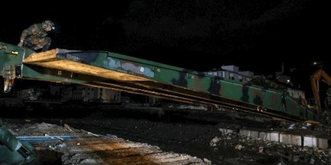 Bozkurt'ta kurulan seyyar askeri köprü, sel ihtimaline karşı kaldırıldı