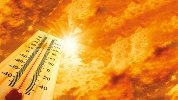 Önümüzdeki hafta ortasına kadar bölgede etkili olması beklenen sıcak hava dalgası nedeniyle, 11.00 ile 16.00 saatleri arasında başta yaşlılar, çocuklar ve kronik rahatsızlığı olan vatandaşların sıcak çarpmasına karşı dikkatli ve tedbirli olmaları istendi.
