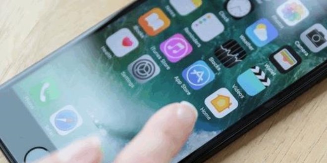 Yeni iPhone'un adı belli oldu