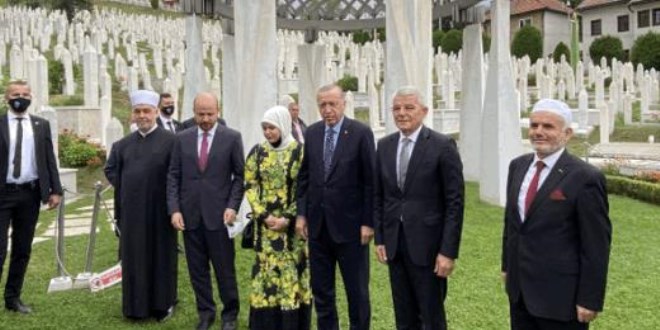 Erdoğan ilk olarak kabri ziyaret etti