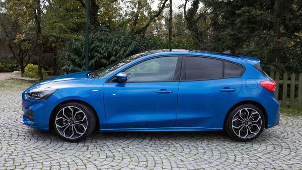 Ford Focus Trend X 1.5 Ti-VCT 123PS Otomatik 5 Kapı  <br>  ÖTV öncesi: 308 bin 300 TL    ÖTV indirimi sonrası: 256 bin 917 TL  <br>  Şehir İçi Ortalama Yakıt Tüketimi: 8.1 lt/100 km    Şehir Dışı Ortalama Yakıt Tüketimi: 4.6 lt/100 km