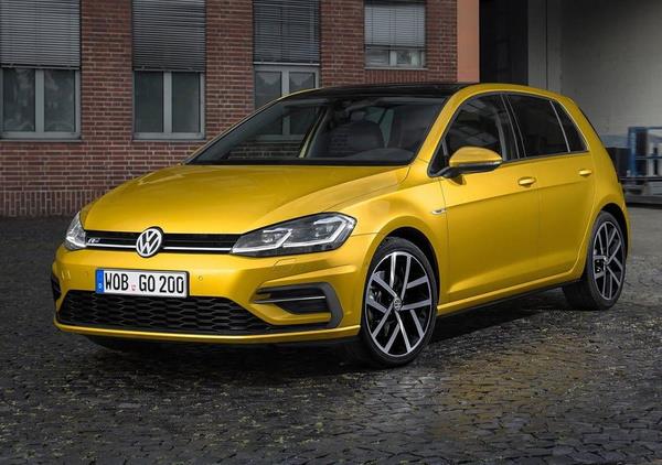 Volkswagen Golf 1.0 TSI PS Manuel  <br>  ÖTV öncesi: 289 bin TL    ÖTV indirimi sonrası: 241 bin TL  <br>  Şehir İçi Ortalama Yakıt Tüketimi: 5.9 lt/100 km    Şehir Dışı Ortalama Yakıt Tüketimi: 4.1 lt/100 km