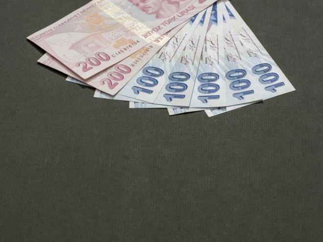 Cevap: İlk kez sigortalı olduğu tarih 8 Eylül 1999 tarihinden önce olanlar 15 yılı doldurup, 3 bin 600 prim gün sayısını tamamladıklarında kıdem tazminatı alabiliyorlar.