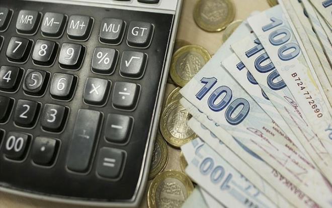 İkincisi ise yaştan dolayı emekli olabilirsiniz. 15 yıl çalışıp, 3600 prim günü dolduranlar 56 yaşında emekli olabiliyor. Sizin hem yaşınız hem de prim gün sayınız yeterli.