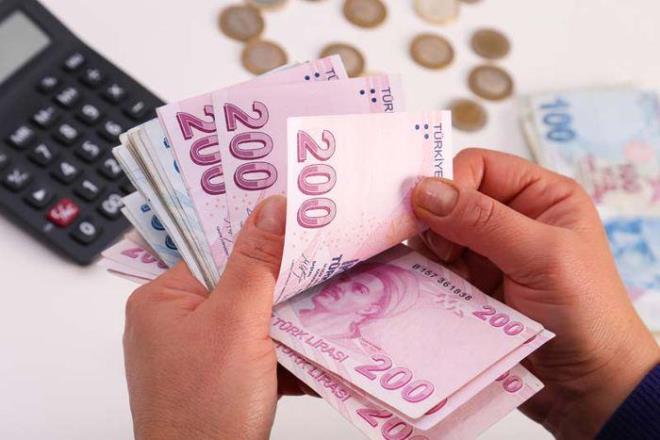 KIDEM TAZMİNATI ALAMAZSINIZ   Soru: Staj girişim 1998, tam zamanlı iş başlangıcı 2001. Şu anki işyerimde 8 yıldır çalışıyorum. 6150 gün primim var. 15 yıl 3600 gün kıdem tazminatı için staj girişim geçerli mi? Tazminatımı nasıl alırım?
