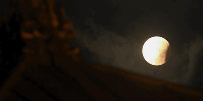Cuma günü gerçekleşecek son yüzyılın en uzun Ay tutulması hakkında neler biliniyor?