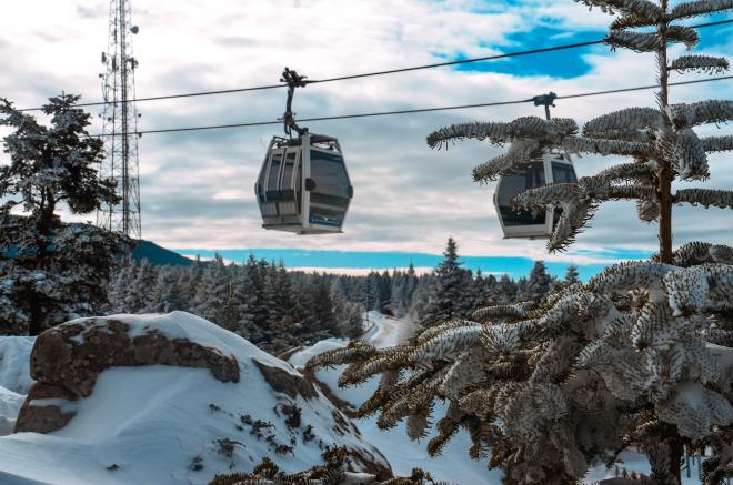 Bursa Büyükşehir Belediyesi tarafından 2014 yılında tamamen yenilenerek Uludağ Oteller Bölgesi'ne uzatılan teleferikte 'halk günü' uygulaması yeniden başladı. Sadece Bursa'da ikamet edenlerin yararlanabileceği uygulamayı kamuoyuna duyuran Büyükşehir Belediye Başkanı Alinur Aktaş, halk günü kapsamında her cuma günü bilet fiyatlarının yüzde 50 indirimli olacağını söyledi.
