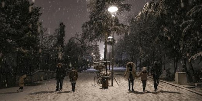 Kar yağışının ardından başkent beyaza büründü