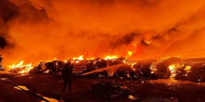 Düzce'de fabrika yangını