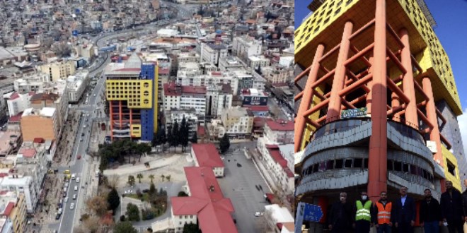 'Dünyanın en saçma binası'nın yıkımı başladı