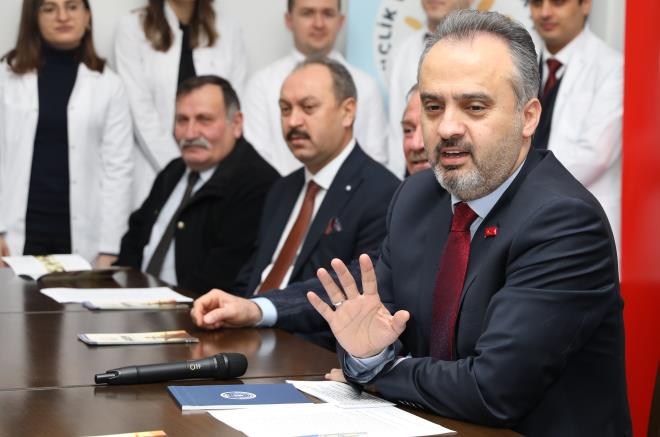 Bursa Büyükşehir Belediyesi tarafından 2015 yılında madde bağımlılığı ile mücadele amacıyla kurulan Gençlik ve Aile Destek Merkezi (GADEM), bugüne kadar 2084 bağımlı ile 13 bin 706 görüşme ve bağımlı yakınları ile 9 bin bireysel görüşme gerçekleştirdi. Bugüne kadar 1664 bağımlı tedavileri için AMATEM ve ÇEMATEM?e yönlendirilirken, koruyucu ve önleyici çalışmalar kapsamında şehir genelinde 237 ayrı noktada verilen seminerlerle 15 bin 204 kişiye ulaşıldı.