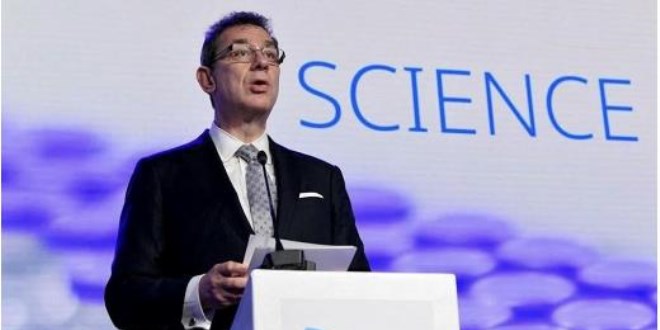 Pfizer CEO'su: Birkaç ay içinde normale döneceğiz