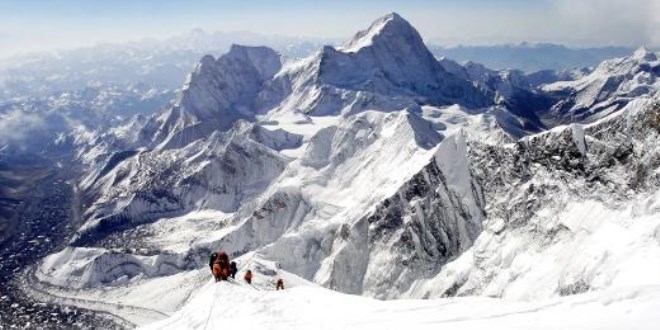 Araştırma: Everest Dağı'ndaki erime 80 kat hızlandı