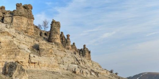 Tunceli'de peri bacalarını andıran kayalar turizme kazandırılmayı bekliyor