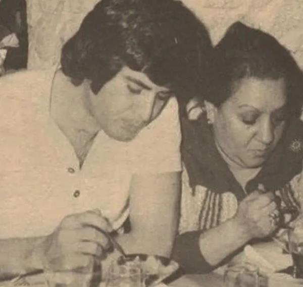 Yeğenim çok iyi bir sanatçıymış. Ben onun bunca senedir bu kadar yetenekli olduğunu düşünemedim, bilemedim dedi.