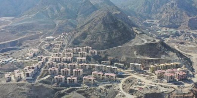 Su altında kalacak Yusufeli, 5 ayda taşınacak