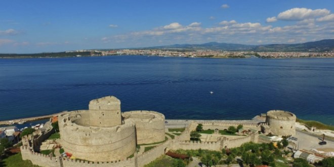 Çanakkale'de, 252 yıllık tarihi Namazgah Tabyası'nın sur duvarları restore ediliyor
