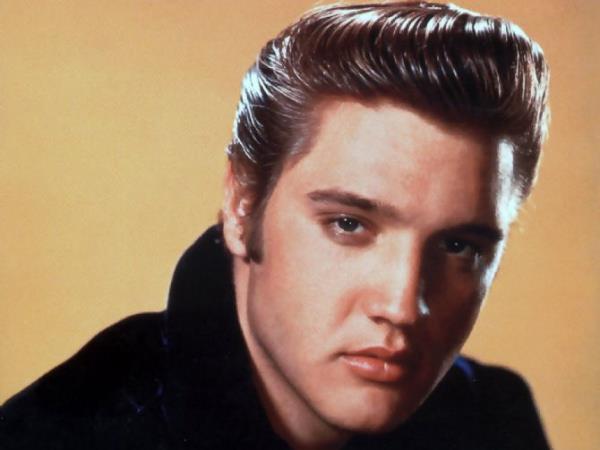 Rock'n Roll kralı Elvis Presley, 1977'de hayatını kaybetti. Ünlü şarkıcının ölümünün üzerinden 36 yıl geçmesine rağmen son bir yılda teliflerden elde edilen kazanç 55 milyon doların üzerinde.