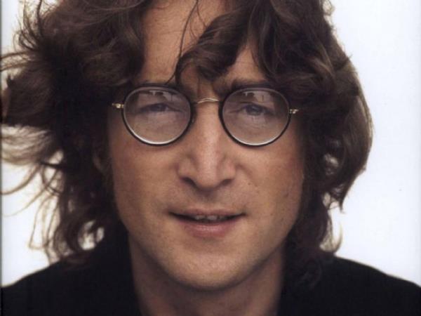 TÜM zamanların en popüler müzik grubu The Beatles'ın kurucularından John Lennon, 1980'de hayranı Mark David Chapman tarafından bir otelin önünde kurşunlandı. Lennon vurulduğu anda bilincinin açık olup olmadığını kontrol etmek için adını soran polise "Ben John Lennon, Beatles'in John Lennon'ı" yanıtını vermişti. Lennon'ın ölümünün üzerinden 33 yıl geçmesine rağmen bu yıl teliflerden 12 milyon dolar kazanması son sözünü doğruluyor.