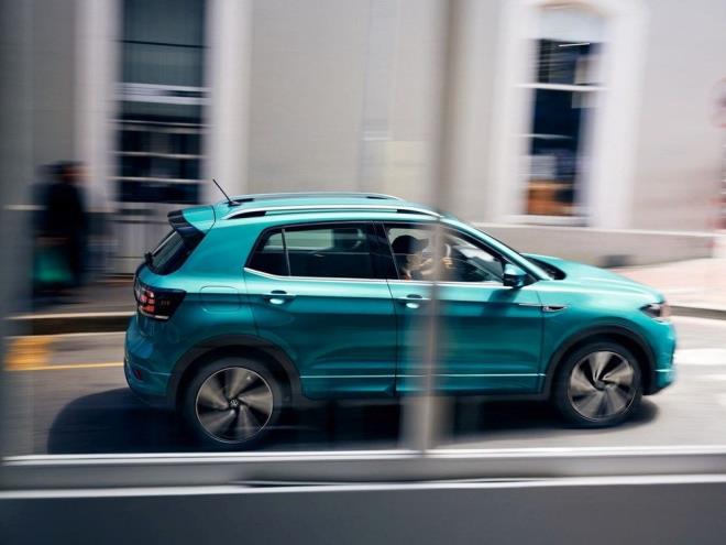 Türkiye'de 2022 yılında satılan en ucuz sıfır otomobiller (Mart Fiyatları) - 3  VOLKSWAGEN   <br>  Yeni T-Cross 1.0 TSI 110 PS Manuel Life    Fiyatı: 448,300 TL