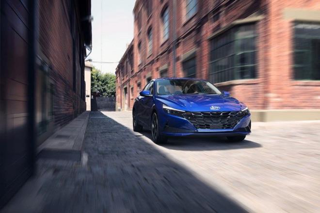 HYUNDAİ <br>    2021 Elantra 1.6MPI 6 İleri Manuel Style (Benzinli)     Fiyatı 458.500 TL    Kampanyalı: 432.357 TL    1.6 MPI 123 PS Style Comfort Benzin CVT - 469.725 TL
