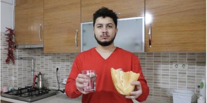 Bir yıldır hiç acıkmıyor