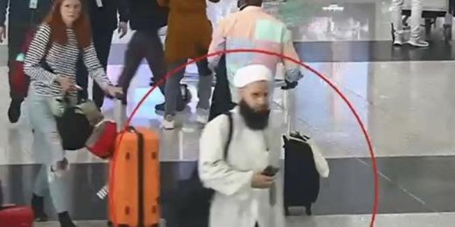 10 yıl sahte kimlikle dolaşan firari İstanbul Havalimanı'nda yakalandı