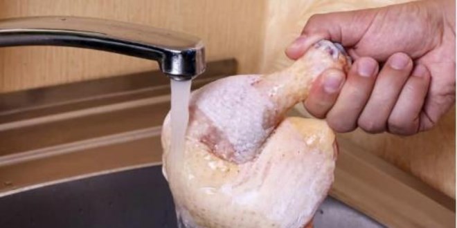 Çiğ tavuk yıkanır mı? Bilim insanları ne diyor?