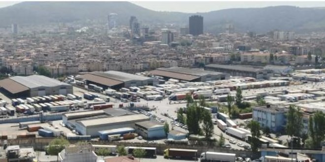 İstanbul'da gümrükte yoğunluk: TIR'lar uzun kuyruk oluşturdu