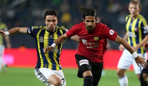 Alper Potuk'u Fenerbahçe'ye kaptıran sarı-kırmızılı ekip, transfer girişimlerine başladı.