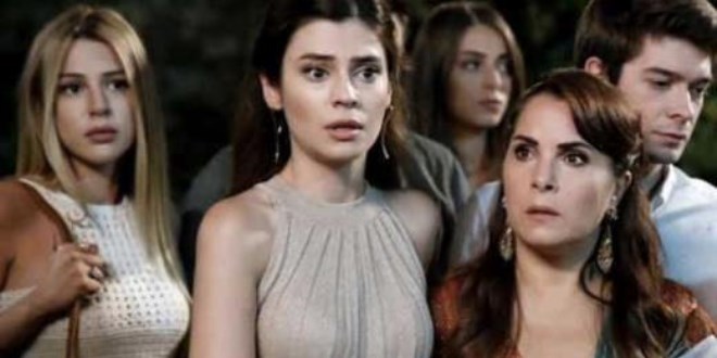 Ünlü oyuncunun başı sapık komşusuyla dertte!