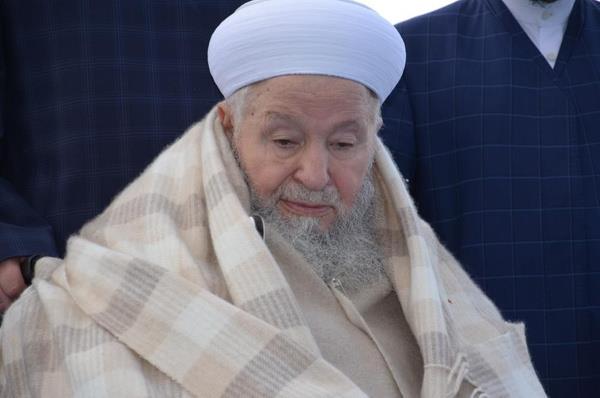 İçişleri Bakanı Süleyman Soylu:  "Alimin ölümü, âlemin ölümü gibidir" Yetiştirdiği Kur'an talebeleriyle, örnek yaşayışıyla, İslâm'ın büyük hizmetkârı, Muhterem Mahmut Ustaosmanoğlu Hocaefendiye Allah'tan rahmet; İslam Âlemi, Milletimiz ve İsmailağa Cemaatine başsağlığı diliyorum Mekanı cennet makamı âlî olsun."