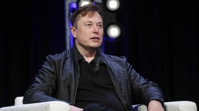 Dünyanın en zengin insanı unvanını taşıyan Tesla'nın CEO'su ve kurucusu Elon Musk, yalnızca başarılı iş hayatıyla değil özel yaşantısıyla da sık sık gündeme geliyor.