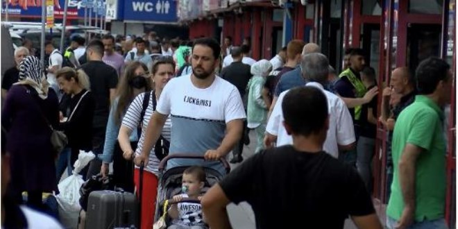 İstanbul'da otogarda bayram yoğunluğu