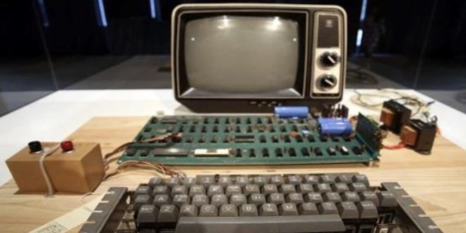İlk Apple bilgisayar satılıyor