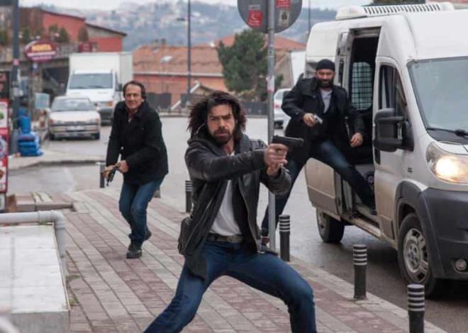 Eski eşinin yolunu seçen Uğur Pektaş da aynı şekilde şöhretin zirvesindeyken bambaşka bir hayata yönelmeyi tercih etti.