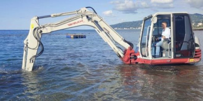 Yok artık! Arap turist kaybolan kolyesini böyle aradı